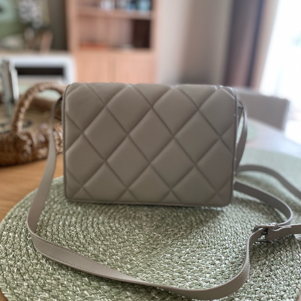 Elegant Gray Quilted Crossbody Bag